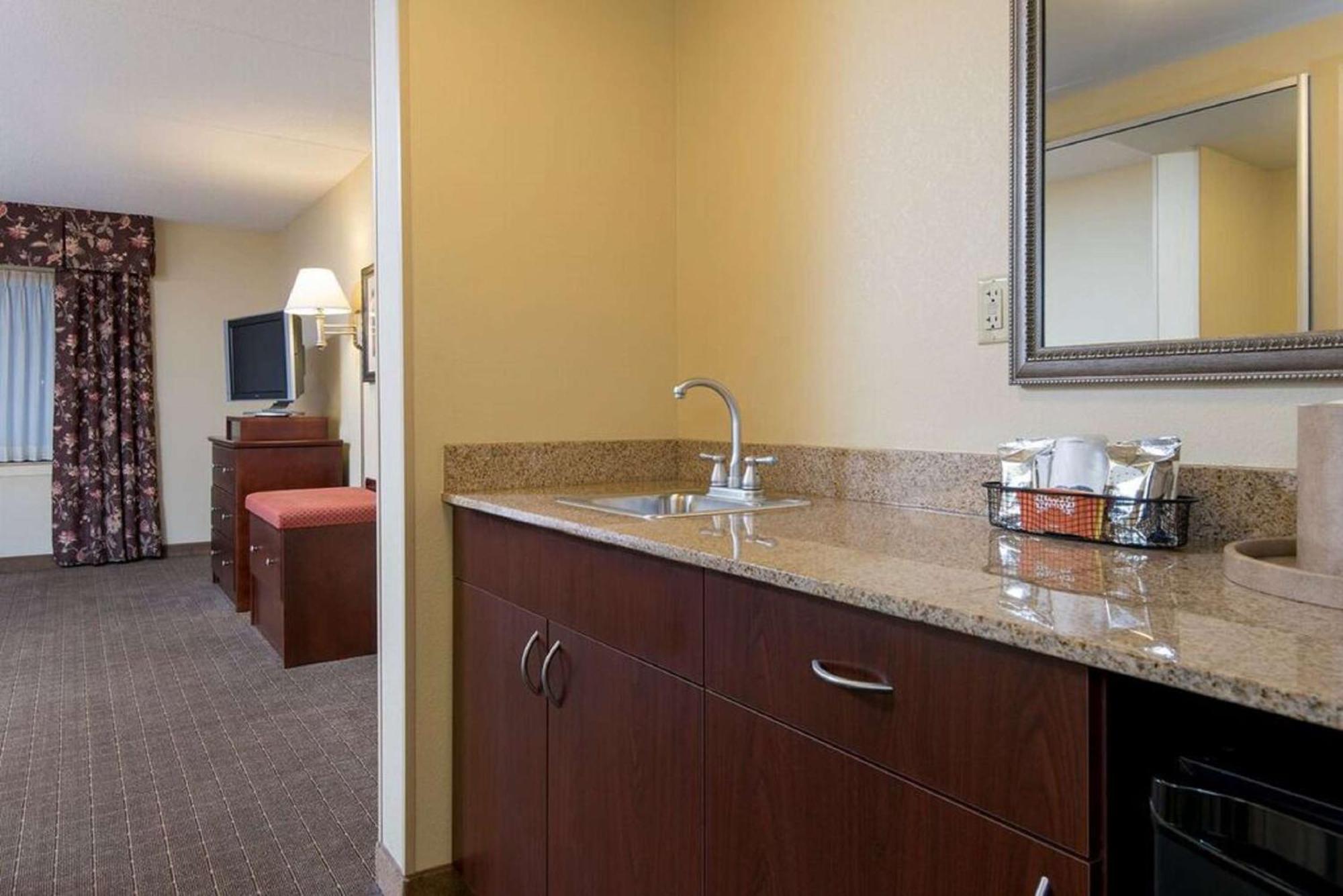 Hampton Inn Schenectady Downtown Buitenkant foto