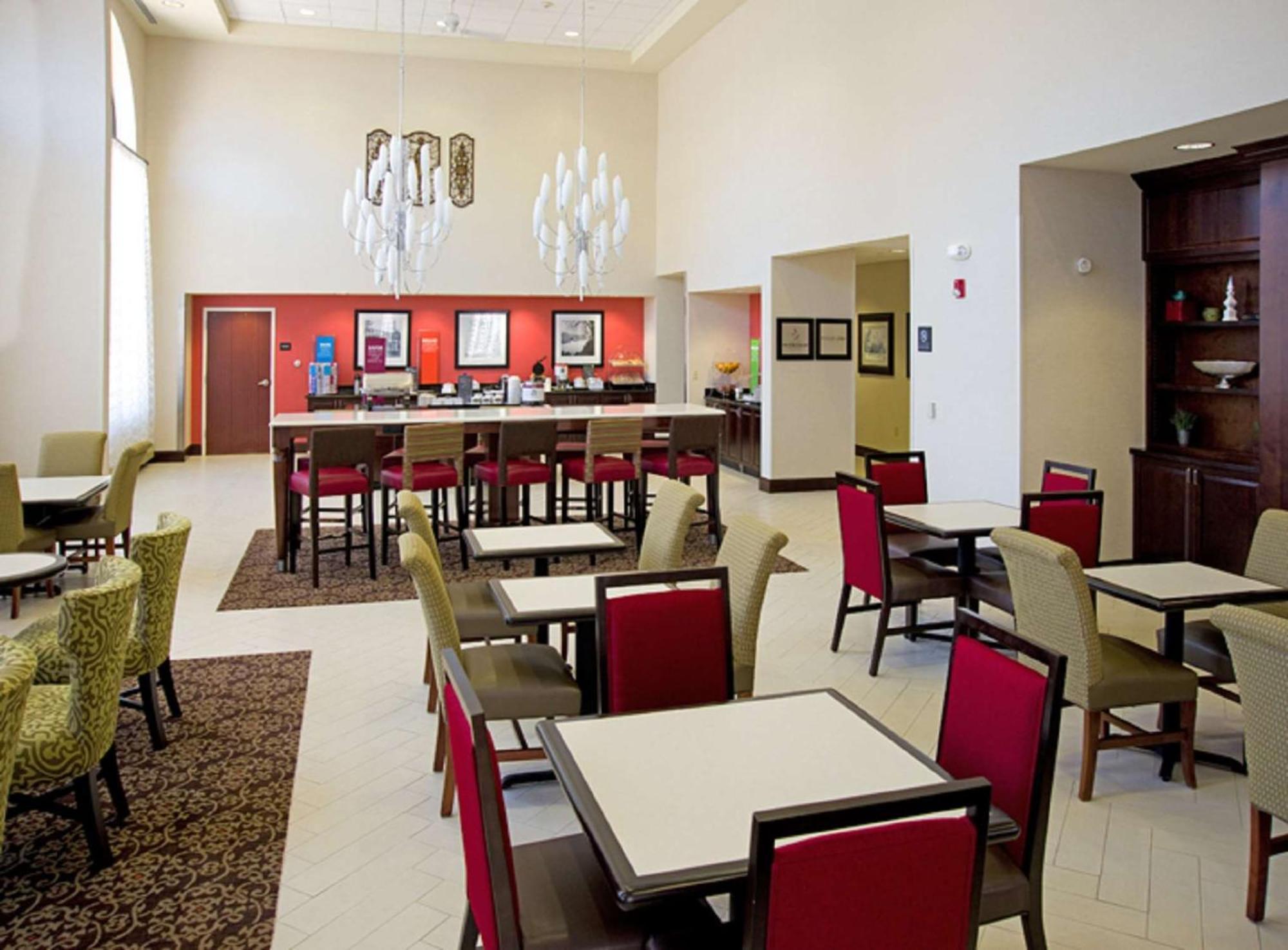 Hampton Inn Schenectady Downtown Buitenkant foto