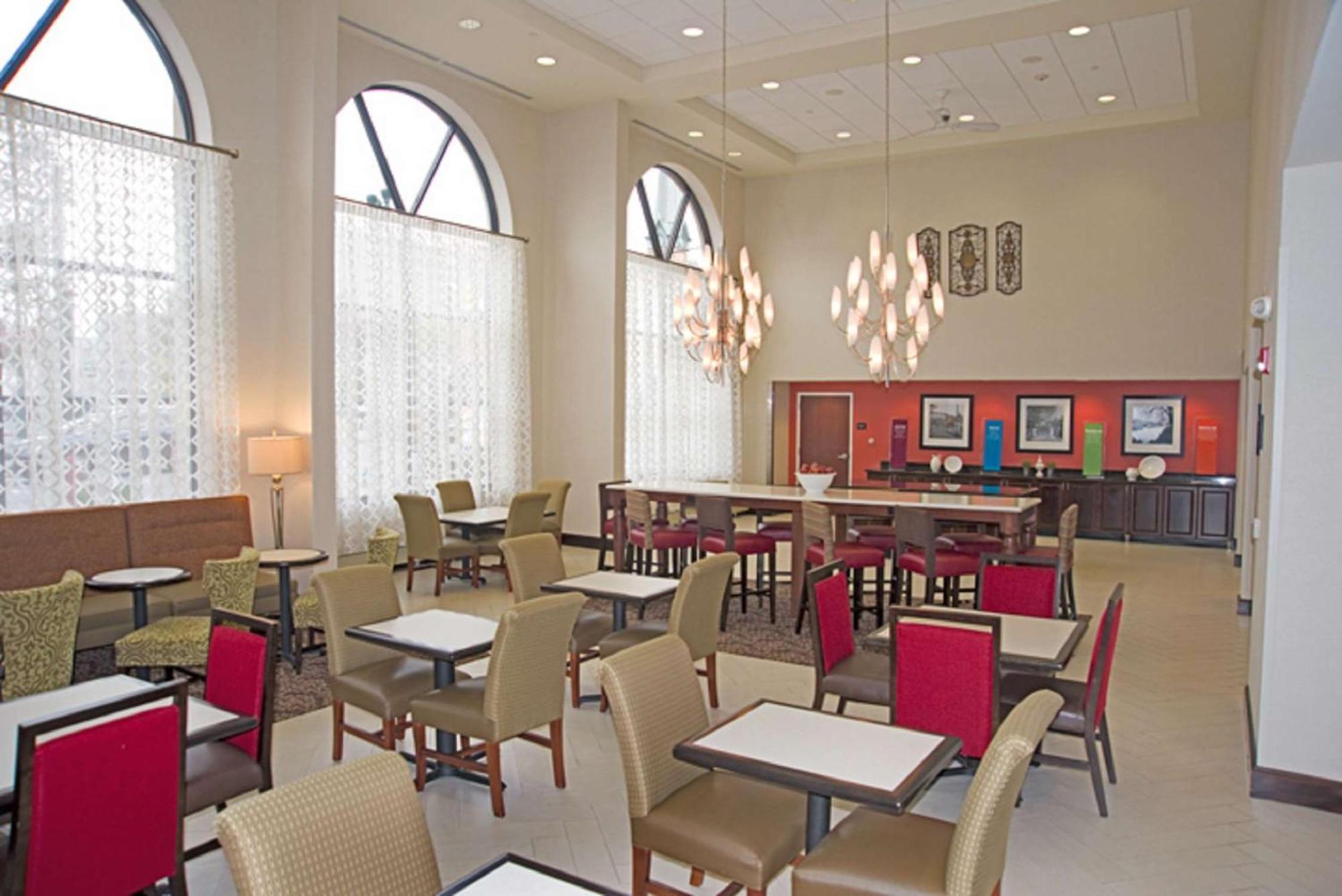 Hampton Inn Schenectady Downtown Buitenkant foto